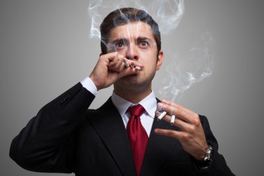 Birçok sigara işadamı