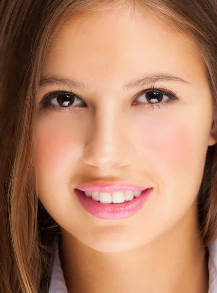 Joven mujer sonriente —  Fotos de Stock