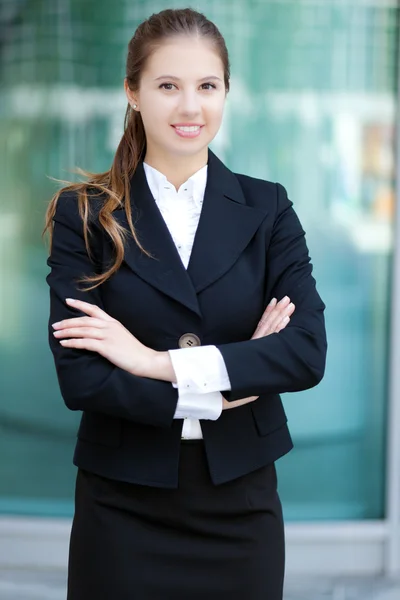 Businesswoman outdoor in modern city — Stock Photo, Image