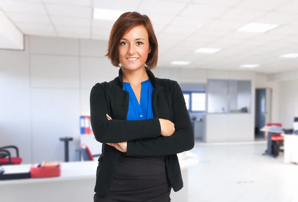 Affärskvinna i office — Stockfoto