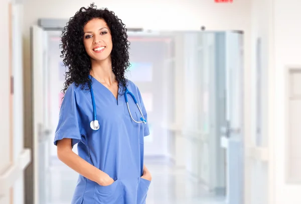 Schön lächelnde Krankenschwester — Stockfoto