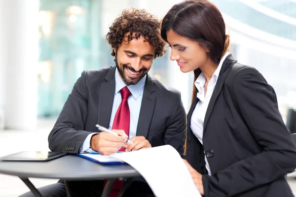 Business people talking — Stock Photo, Image