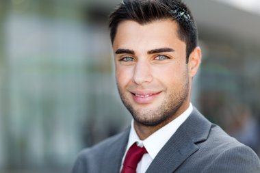 yakışıklı genç işadamı
