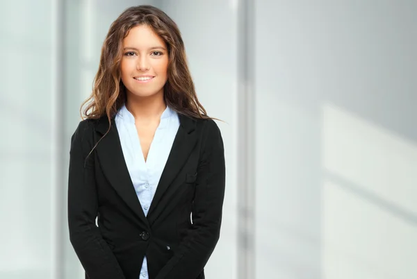 Mujer de negocios en la oficina — Foto de Stock