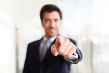 Sen onun parmak işaret işadamı