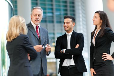 İş adamları tartışma var