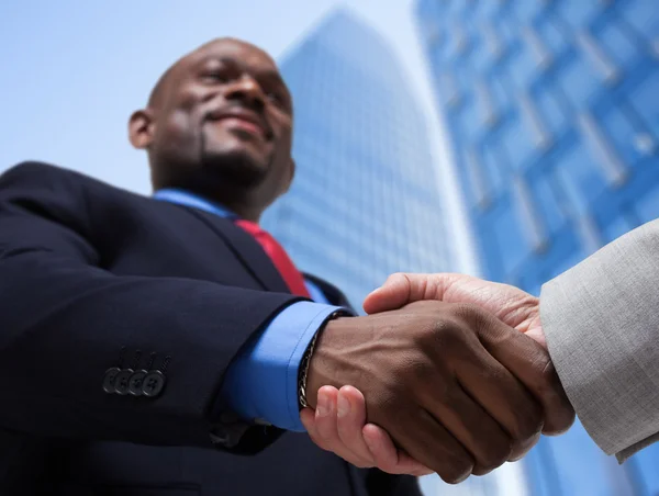 Businessmen shaking hands — Stock Photo, Image