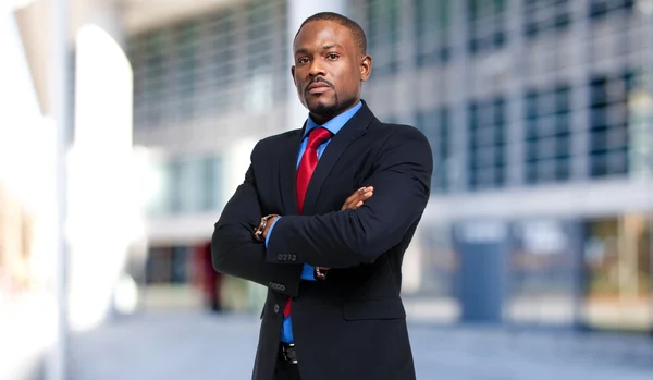 Confiado hombre de negocios negro — Foto de Stock