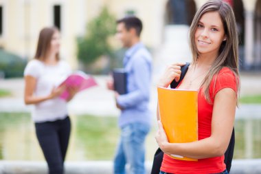 gülümseyen öğrenci