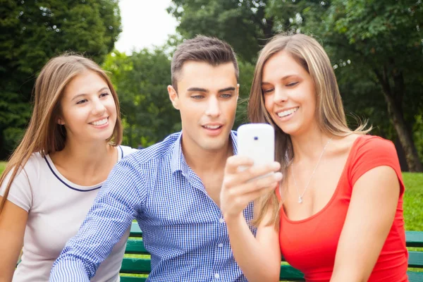 Friends having fun together — Stock Photo, Image