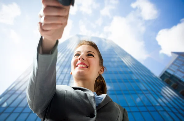 Empresarios estrechando la mano — Foto de Stock