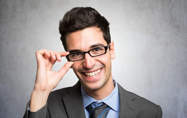 Empresário amigável em óculos — Fotografia de Stock