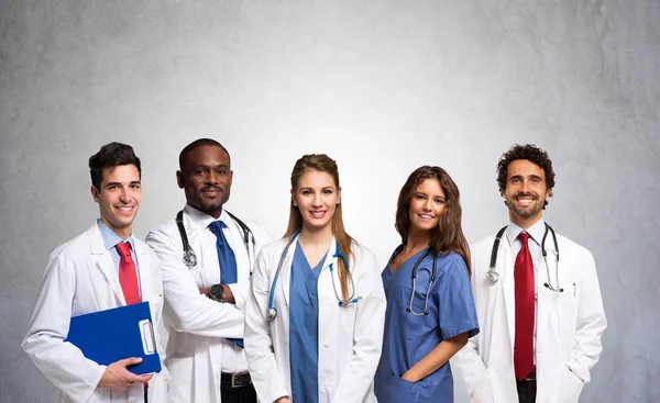 Skupina usměvavý lékařů — Stock fotografie