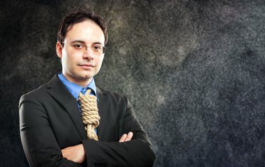 İşadamı yaka yerine ip ile