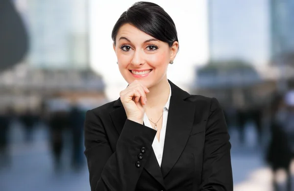 Female manager in an urban setting — Stock Photo, Image