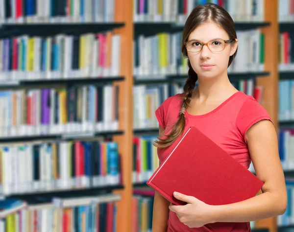 Vrouw met boek — Stockfoto