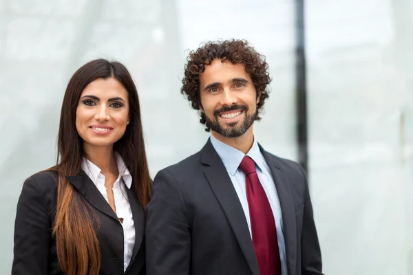 Sorridenti uomini d'affari — Foto Stock