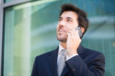 cep telefonuyla konuşurken icra