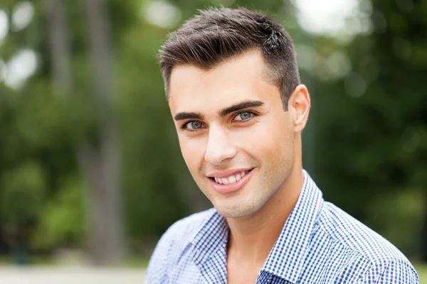 Handsome young man — Stock Photo, Image