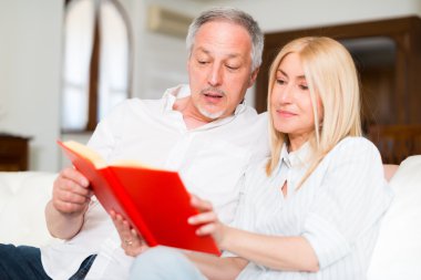 Mutlu olgun çift okuma kitabı