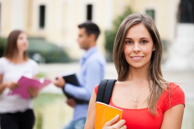 gülümseyen güzel öğrenci