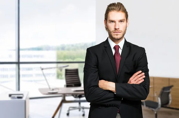 Schöner blonder Geschäftsmann — Stockfoto