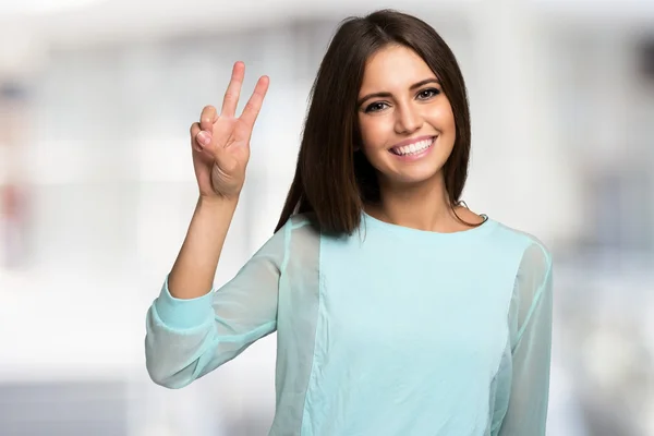 Molto felice giovane donna — Foto Stock