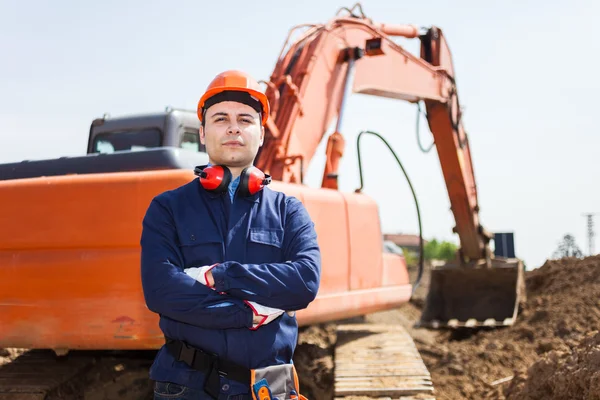 Travailleur sur un chantier de construction — Photo