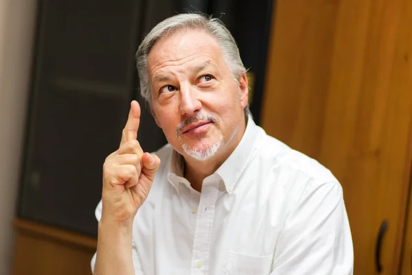 Hombre teniendo una idea — Foto de Stock