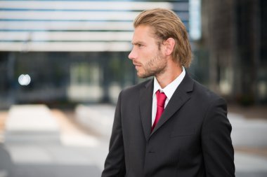 iş ortamında iş adamı