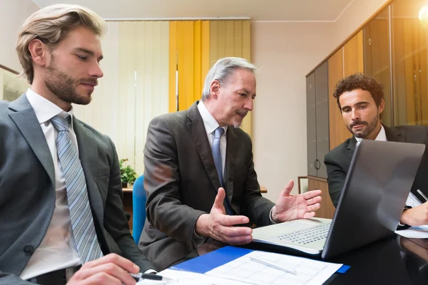 Empresarios en el trabajo — Foto de Stock