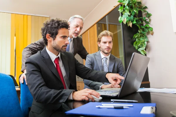 Empresários no trabalho — Fotografia de Stock