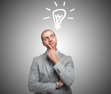 gülümseyen adam iyi bir fikir sahip