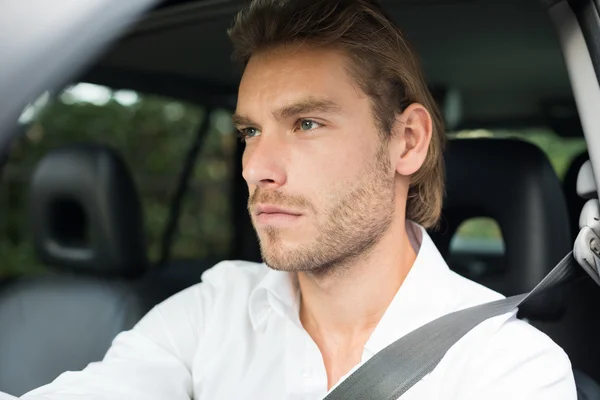 Homem dirigindo seu carro — Fotografia de Stock