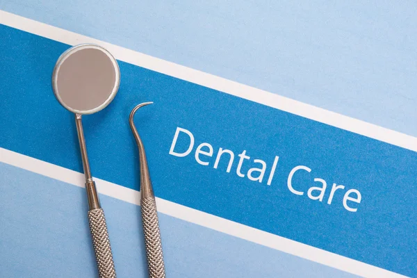 Herramientas dentales y concepto de cuidado dental —  Fotos de Stock