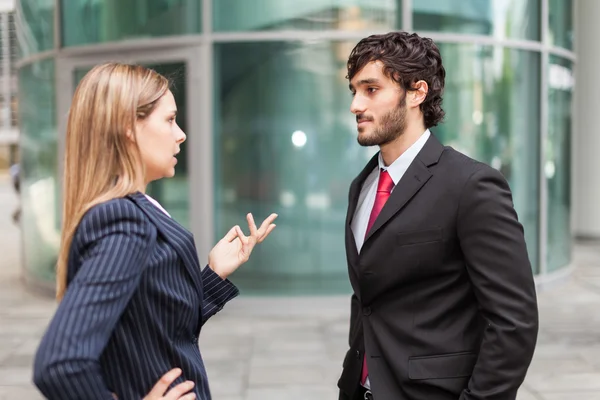 Discussão entre empresários — Fotografia de Stock