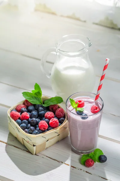 Hemgjord cocktail med berry frukter — Stockfoto