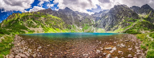 Panorama do lago nas montanhas Tatra, Polônia — Fotografia de Stock