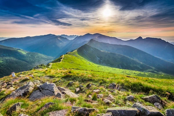 Pôr do sol nas montanhas Tatras, Kasprowy Wierch, Polônia — Fotografia de Stock