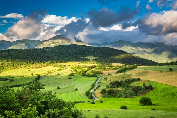 Mountain view i Umbrien, Italien — Stockfoto