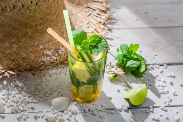 Sweet drink with mint leaf in hot day — Stock Photo, Image