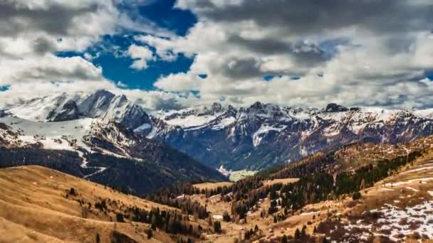 Vista dal Passo del Sella nelle Dolomiti, timelapse 4k — Video Stock