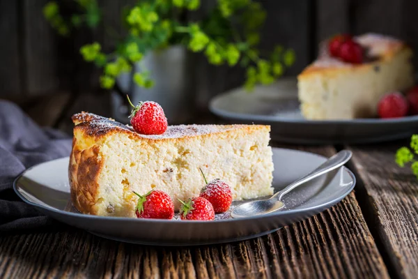 果物と砂糖と自家製チーズケーキ — ストック写真