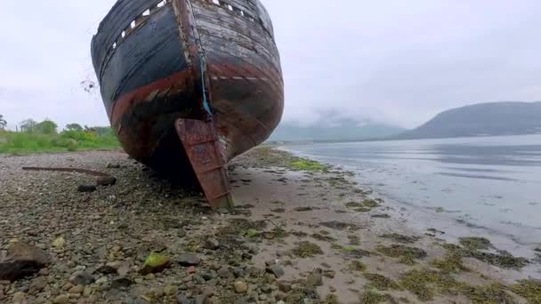 Παλιό ναυάγιο στο Fort William στη Σκωτία — Αρχείο Βίντεο