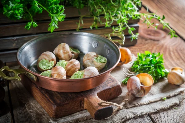 Delicious snails before roasting — Stock Photo, Image