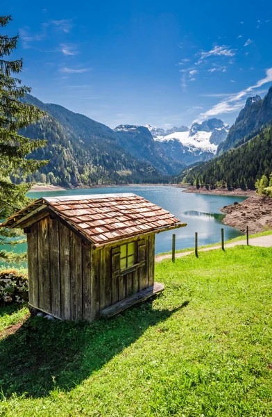 Aube à couper le souffle au lac de montagne à Gosau, Alpes, Autriche — Photo