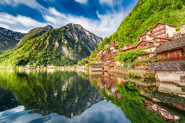 Lever de soleil d'été au lac Hallstattersee à Hallstatt, Alpes, Autriche — Photo