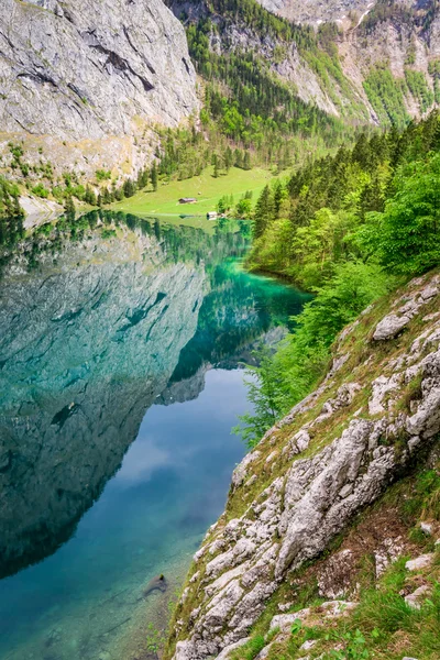 Krásné jezero Obersee v Alpách, Německo — Stock fotografie