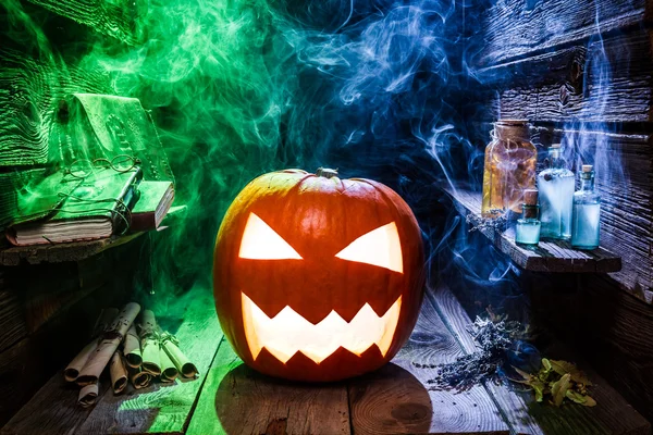 Abóbora assustadora para a festa de Halloween — Fotografia de Stock