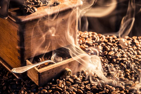 Closeup Smell Fresh Roasted Coffee Beans Old Grinder — Stock Photo, Image